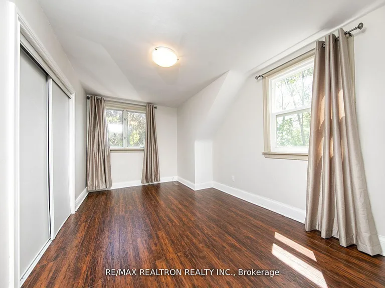 24 Highland Park Blvd — Photo 21