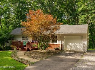 21 Skyview Dr, Dallas, PA 18612