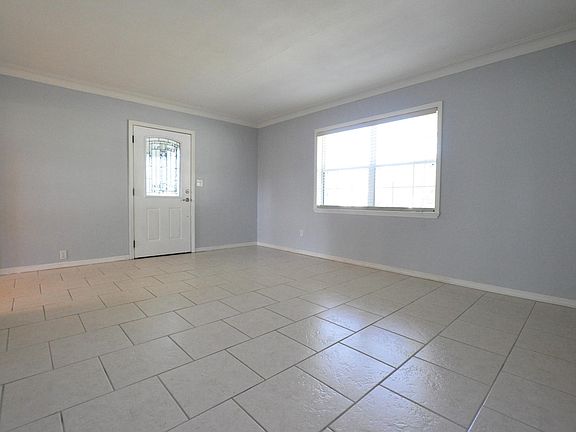 5th image of 3764 28th Ave N