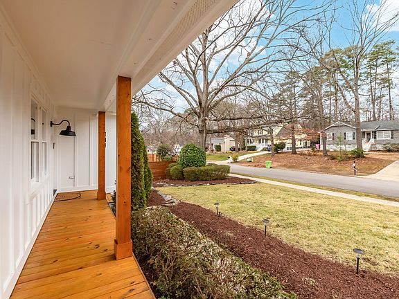 4th image of 204 Rosehaven Dr