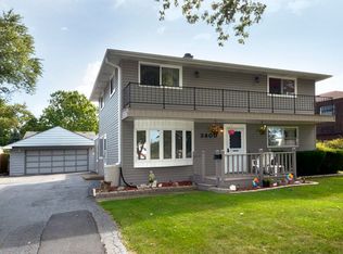 3800 Bobwhite Ln, Rolling Meadows, IL 60008