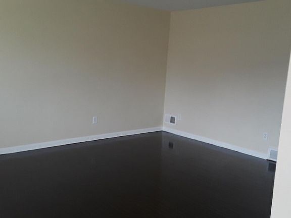 4th image of 18118 Snow Ave