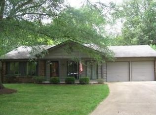 819 Windsor Gardens Ct, Ballwin, MO 63021