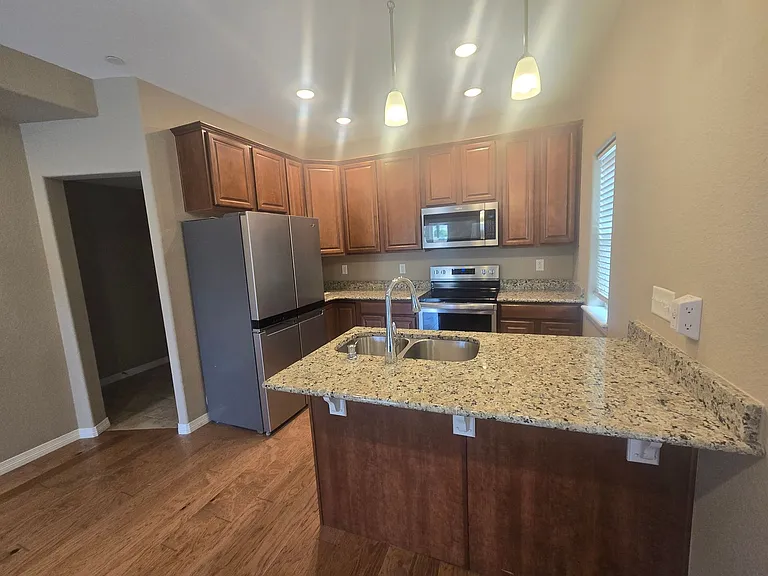 2421 Ridge Top Dr #5 — Photo 7