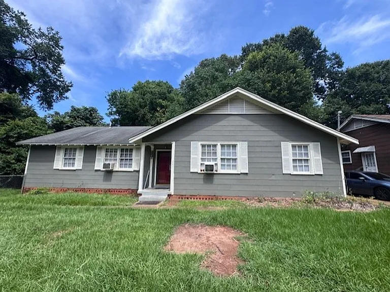 321 Olivia Ct — Photo 1