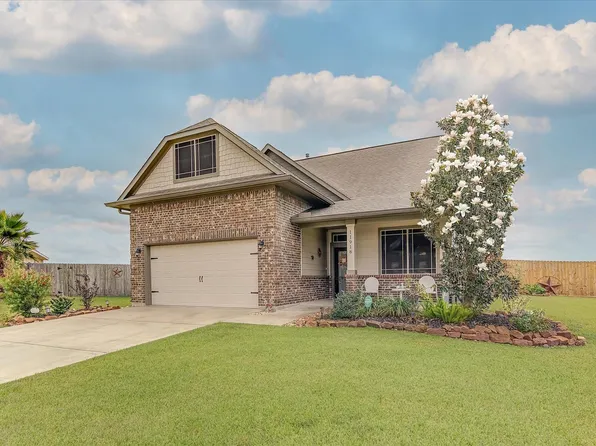 11918 Mulberry Dr, Mont Belvieu, TX 77535