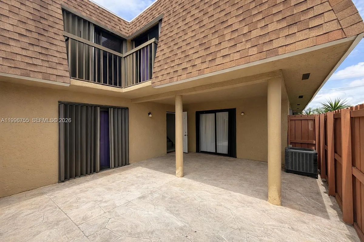 Building Photo - 2455 W 67th Pl #10-14