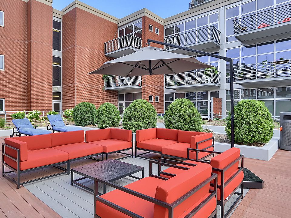 1st image of 9 N Euclid Ave #304