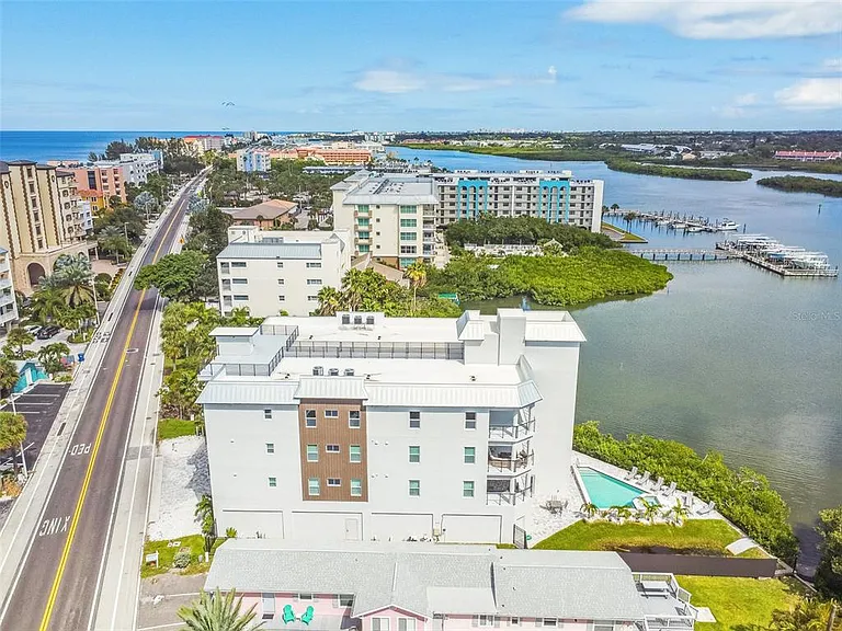 19505 Gulf Blvd #404 — Photo 4