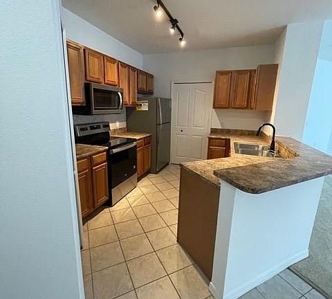 4th image of 6157 Metrowest Blvd