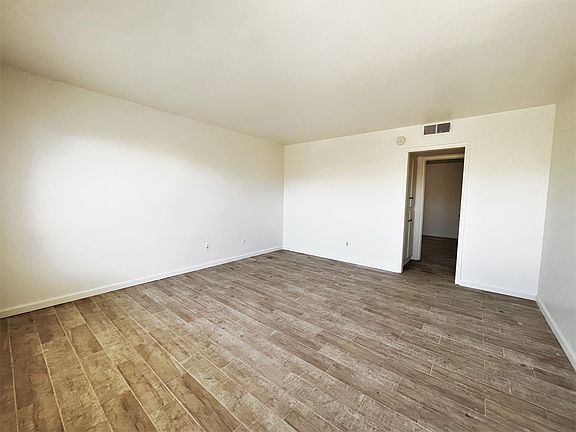 3rd image of 2711 Hollyhock Ln #B