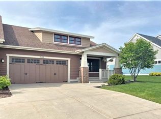 9239 Hollyhock Ln #1201, Racine, WI 53406