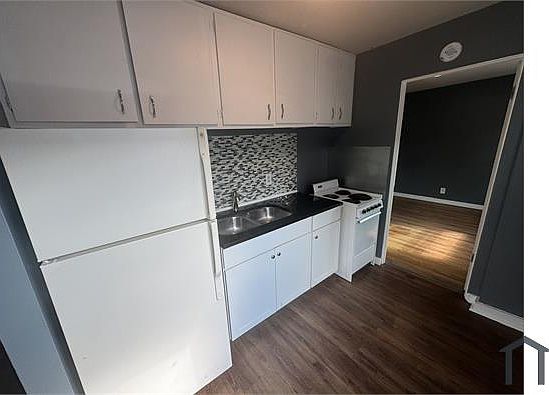 4th image of 2126 44th Ave N APT 3