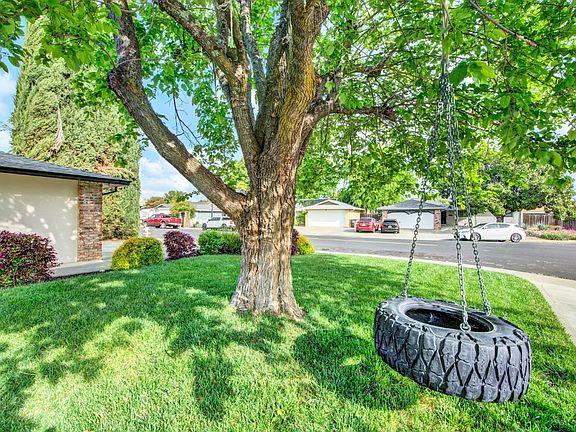 3rd image of 361 Elsinore Drive