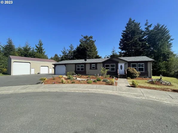 63445 James Dr, Coos Bay, OR 97420