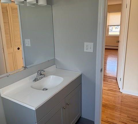 5th image of 2 Rustic Cir APT A