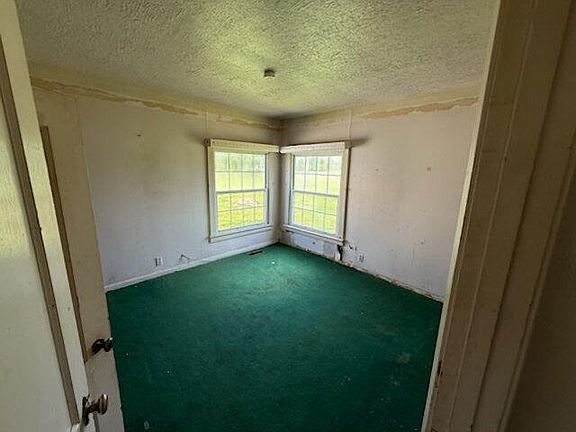 4th image of 186 Exchange St