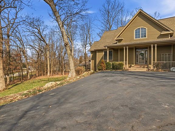 3rd image of 3 Vista Ridge Dr