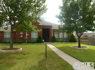 700 Coal Creek Dr, Mansfield, TX 76063