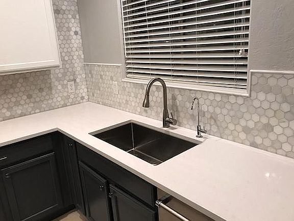 4th image of 18557 W Sunnyslope Ln