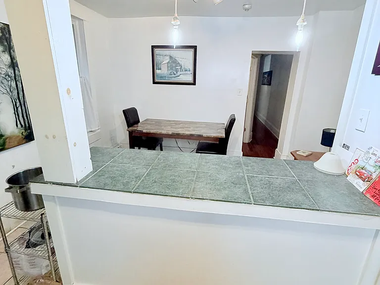2812 W Girard Ave #1R — Photo 2