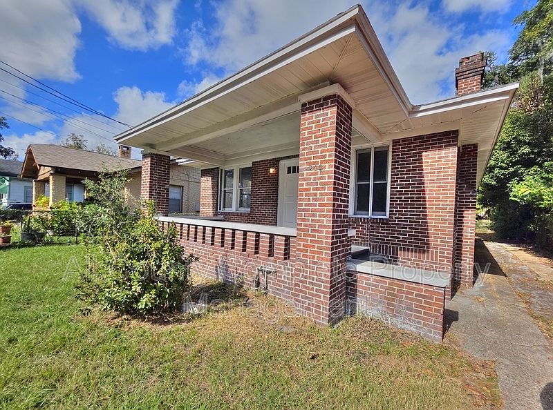1st image of 213 W 24th St