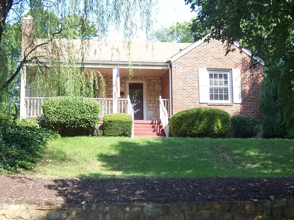 2774 Derwent Dr SW, Roanoke, VA 24015