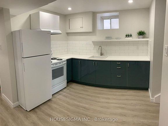 3rd image of 529 Runnymede Rd