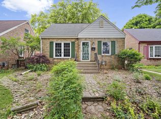 1269 N 71st St, Wauwatosa, WI 53213