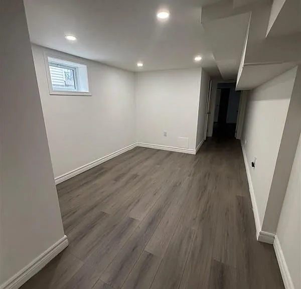 47 Eastman Ave — Photo 4