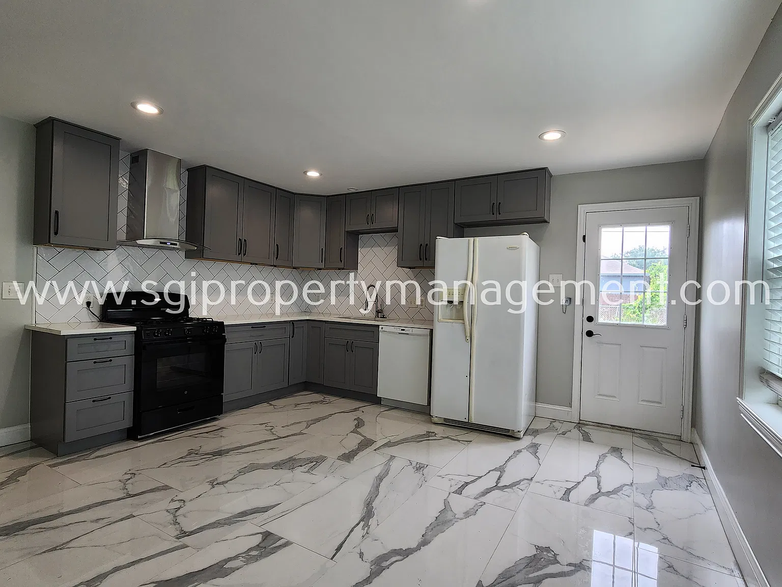 3 bedroom home ready for move in — Photo 4
