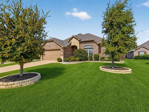 3rd image of 524 Longhorn Ln