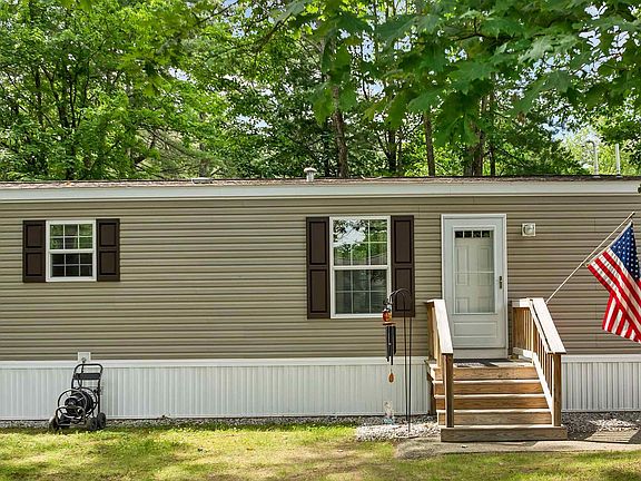 2nd image of 72 Buckingham Drive