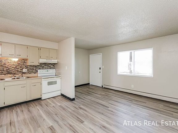 3rd image of 1931 Henderson Ave #7