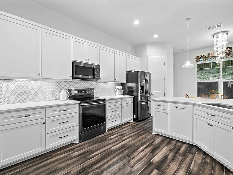 706 Stow Dr — Photo 16