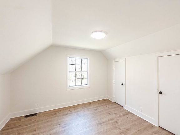 41st image of 655 Cummings Ln