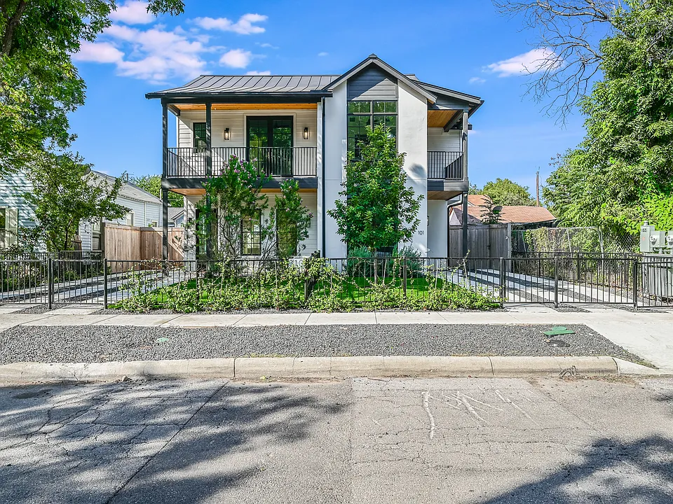 310 Lavaca St #101