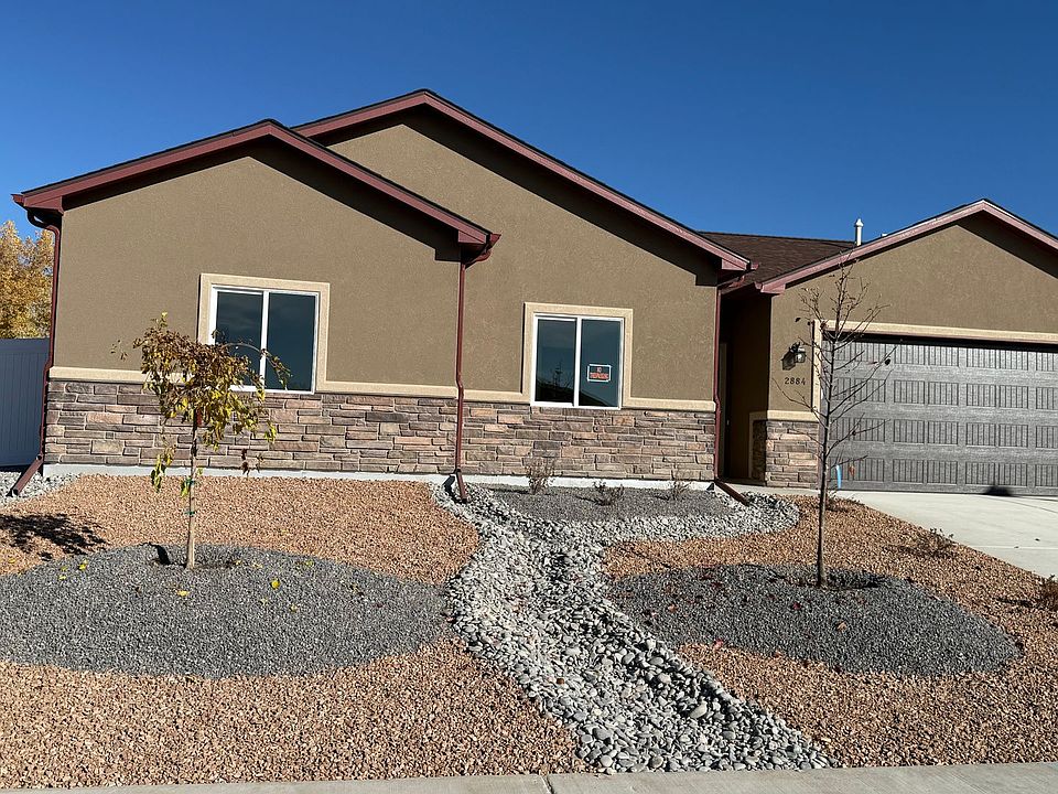 1st image of 2884 Presley Ave
