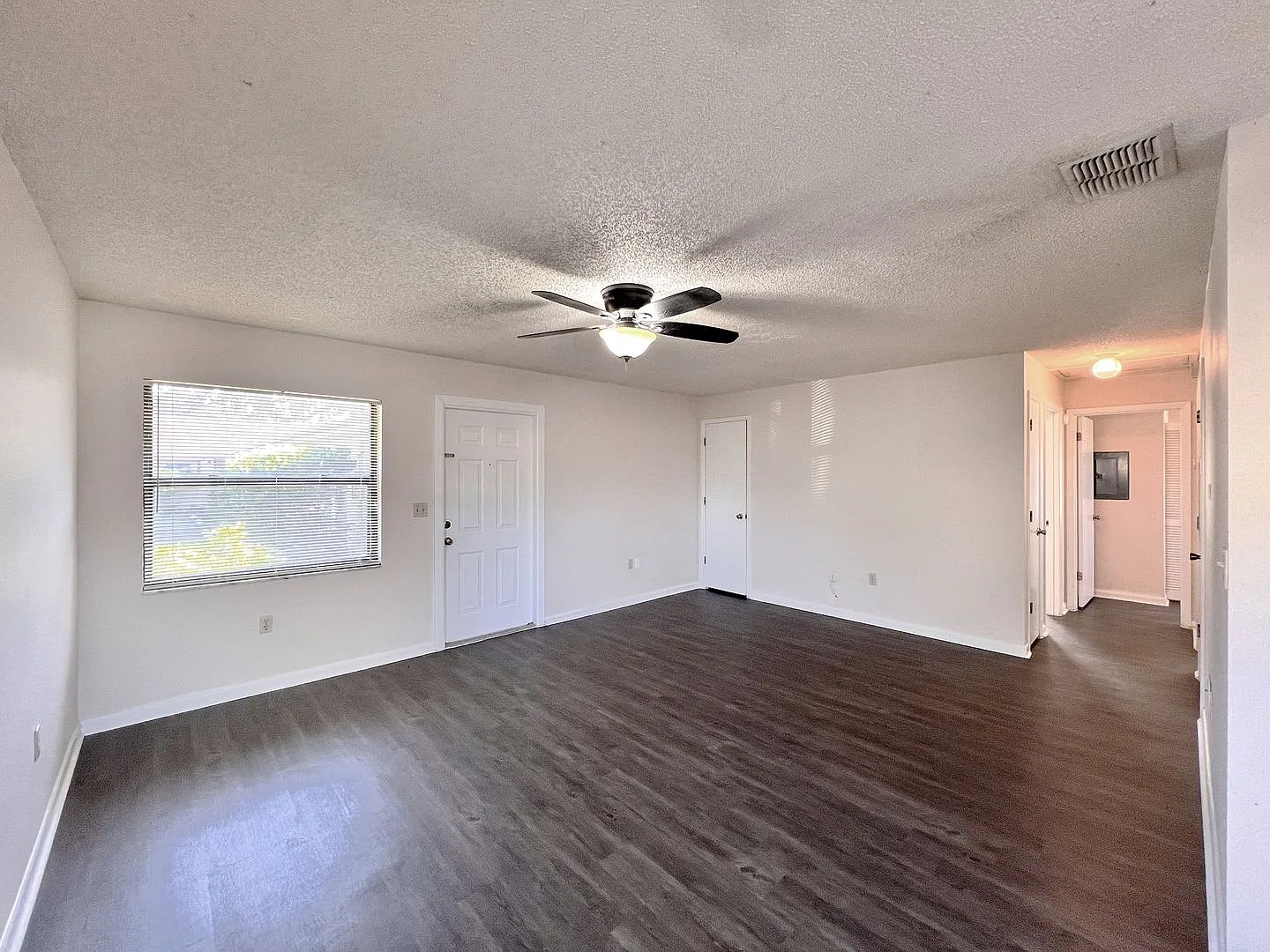 713 Virginia Ave — Photo 4