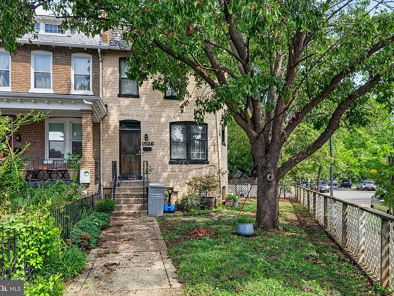1526 Potomac Ave SE #B — Photo 24