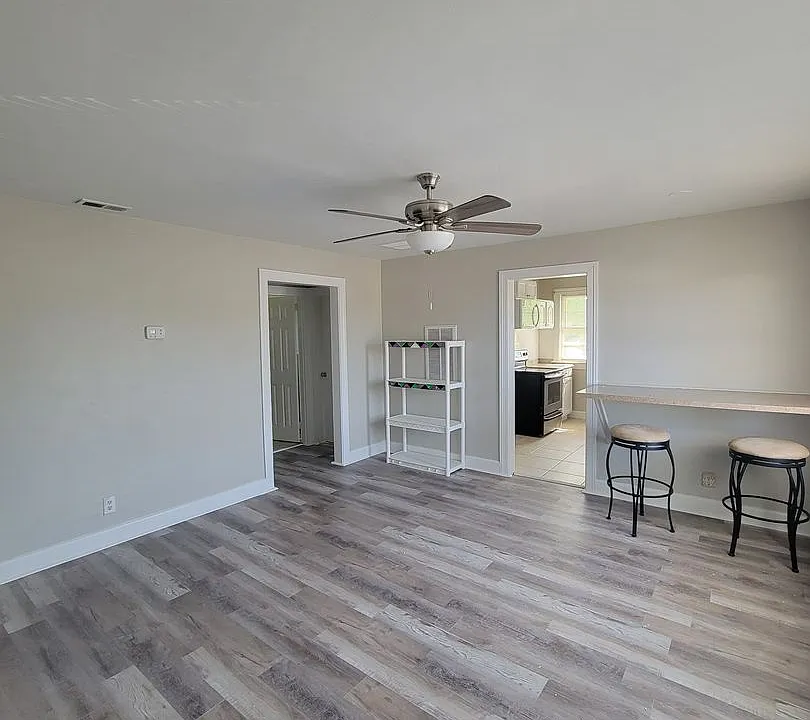 408 Hanbury Ave