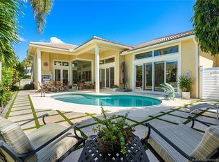 225 Cove Pl, Jupiter Inlet Colony, FL 33469
