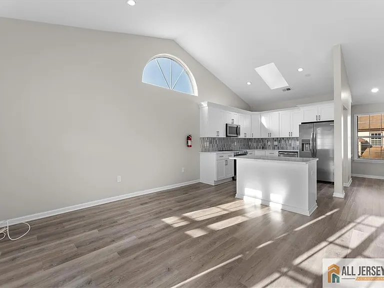 13 Canterbury Dr #13E — Photo 12