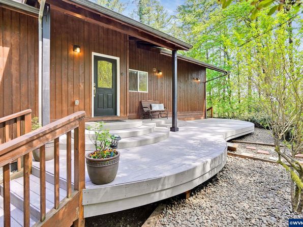 24235 Columbine Dr, Philomath, OR 97370