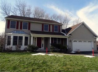 26 Mill Valley Dr, East Amherst, NY 14051