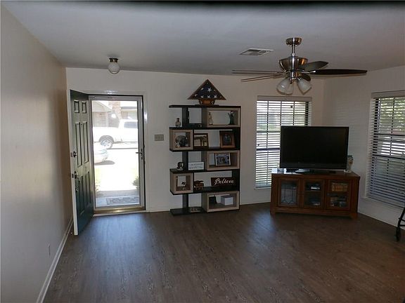 5th image of 216 Goodwin Ln