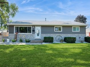 1021 Bowler St, Hiawatha, IA 52233