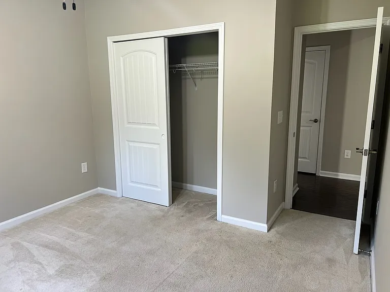 525 Parlier Dr — Photo 12
