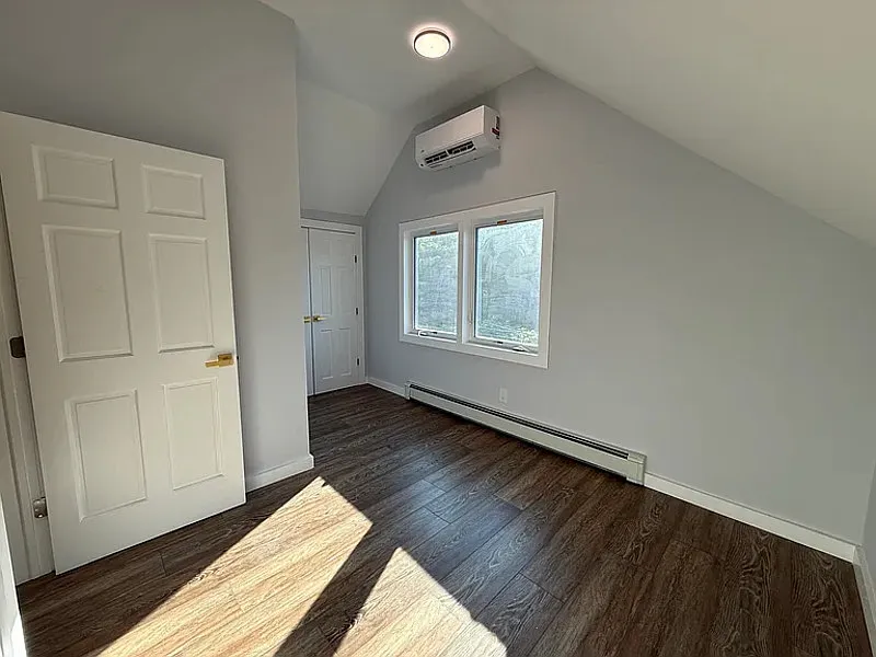 2 bed, 1.0 bath, 650 sqft, $2,014 — Photo 2