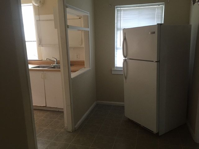 1st image of 1505 Twigg St APT 4